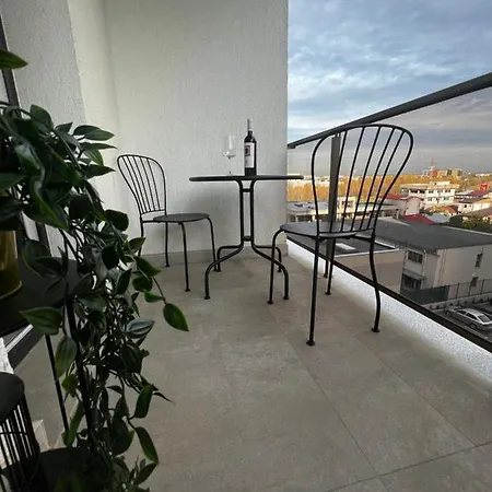Hills Nomad Apartman Bukarest