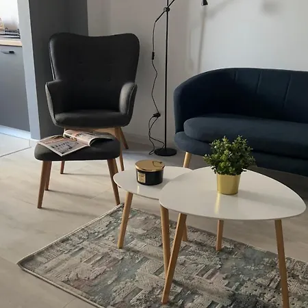 Apartment Hills Nomad