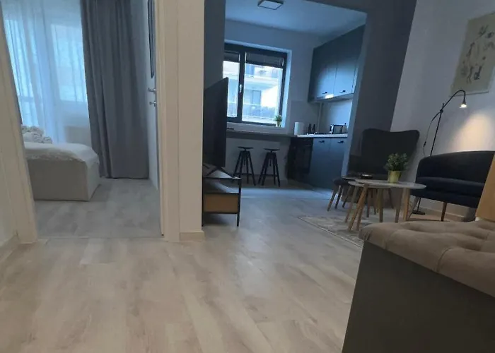 Hills Nomad * Bucureşti